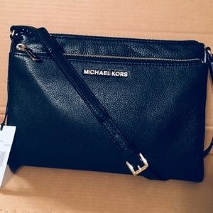 ❇️PRICE IS FIRM❇️Michael Kors XL Bedford Crossbody